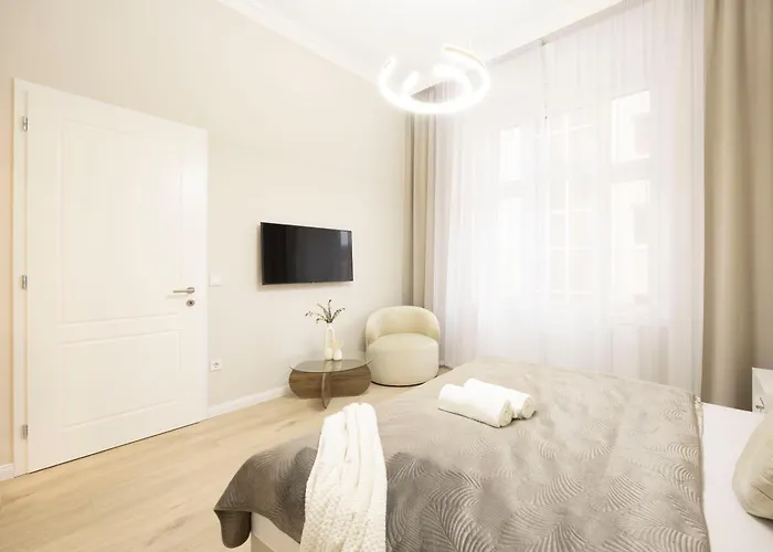 Luxurious & Elegance W18 Grand Suite W\' Balcony By Prestige Homes