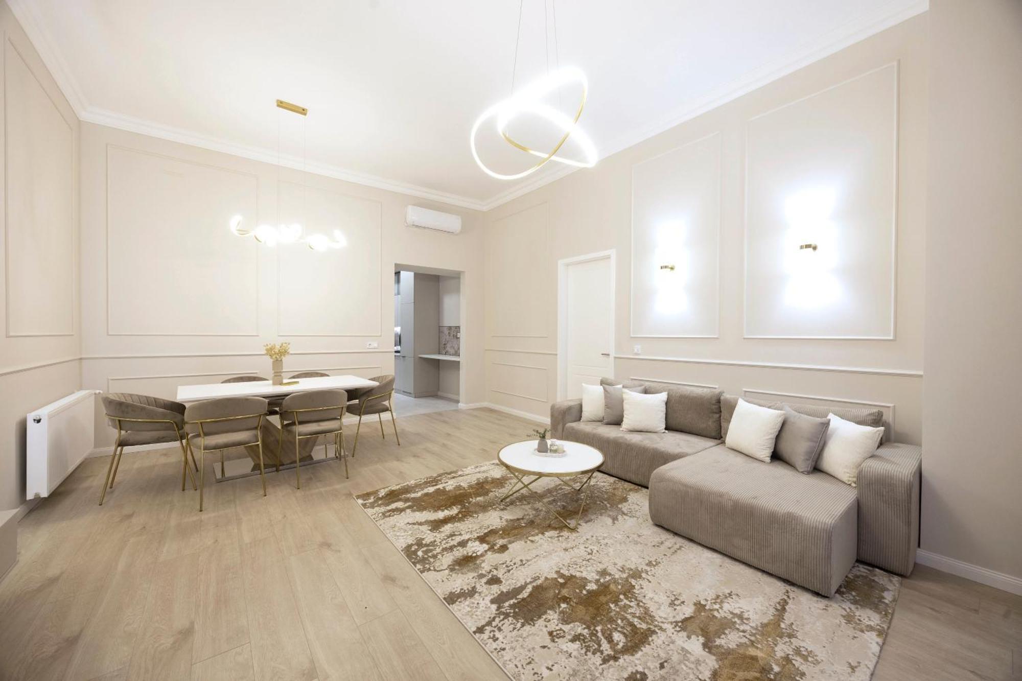 Apartment Luxurious & Elegance W18 Grand W' Balcony By Prestige Homes Budapest