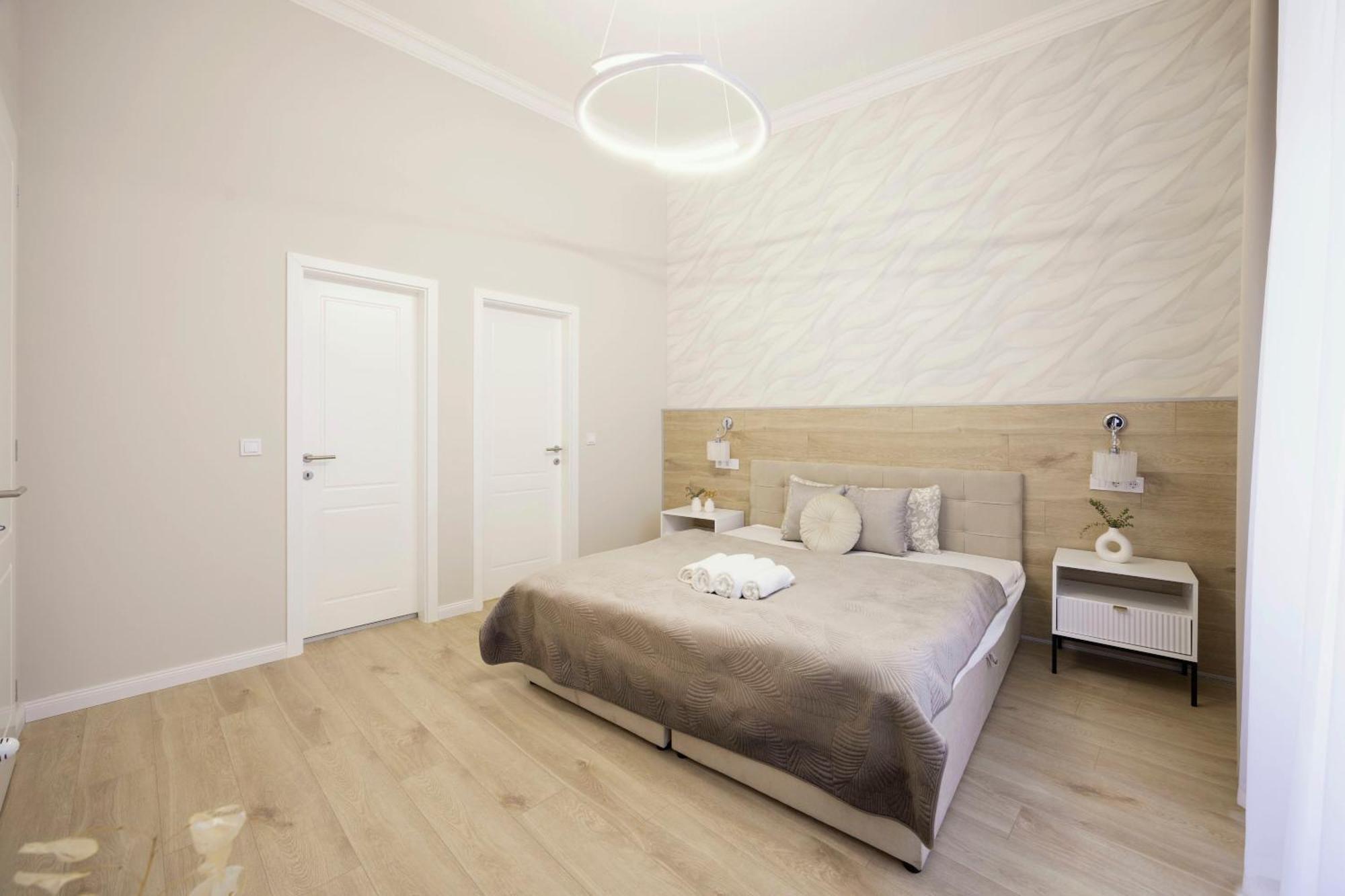 Apartment Luxurious & Elegance W18 Grand W' Balcony By Prestige Homes