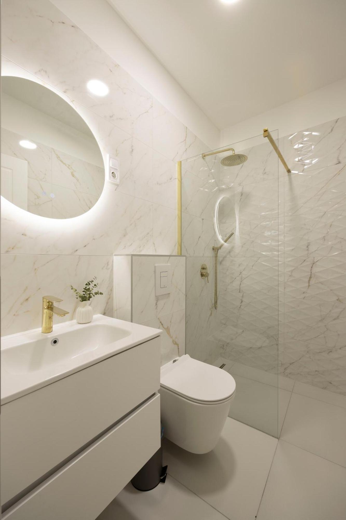 Luxurious & Elegance W18 Grand W' Balcony By Prestige Homes Apartment Budapest