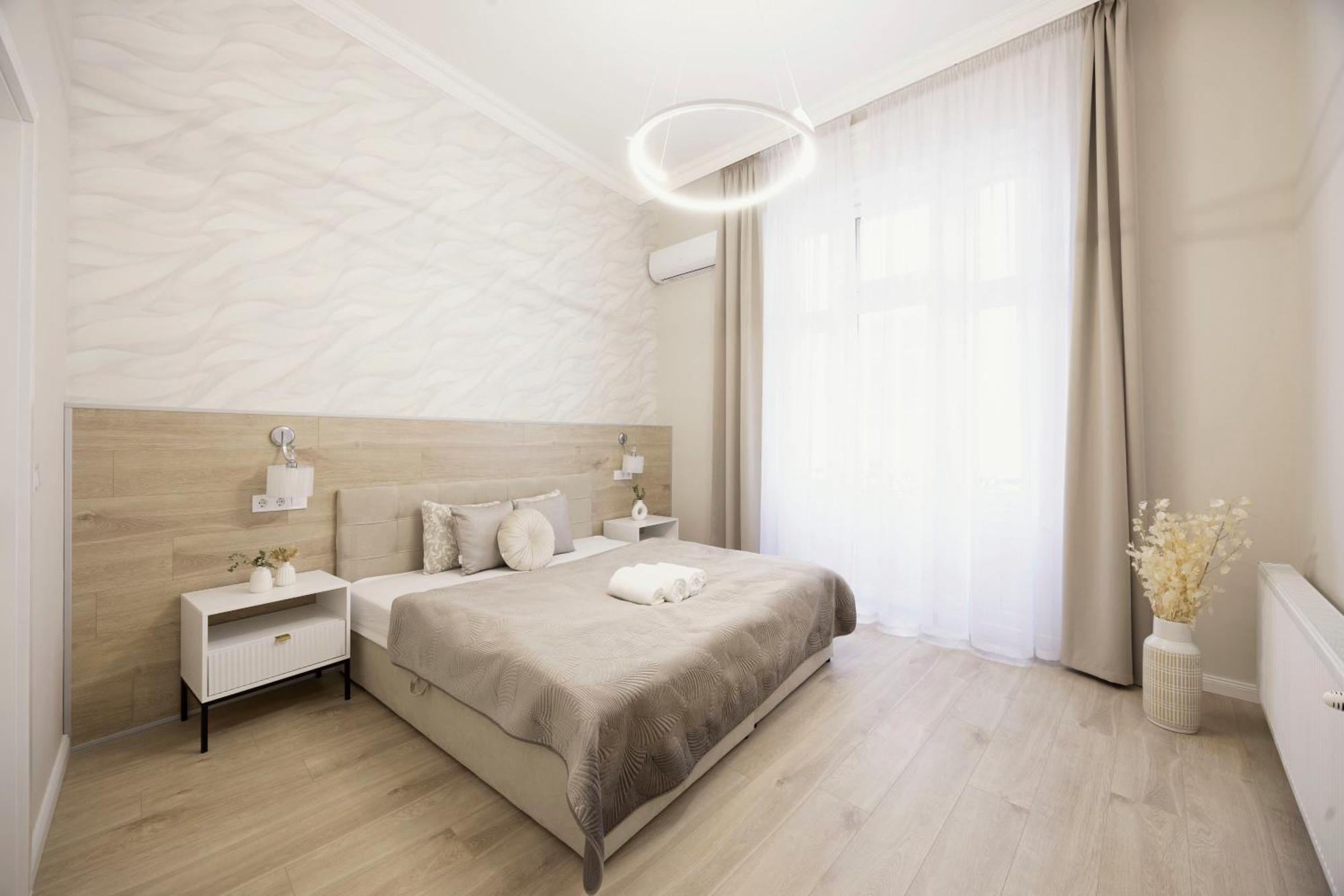Luxurious & Elegance W18 Grand W' Balcony By Prestige Homes Apartament